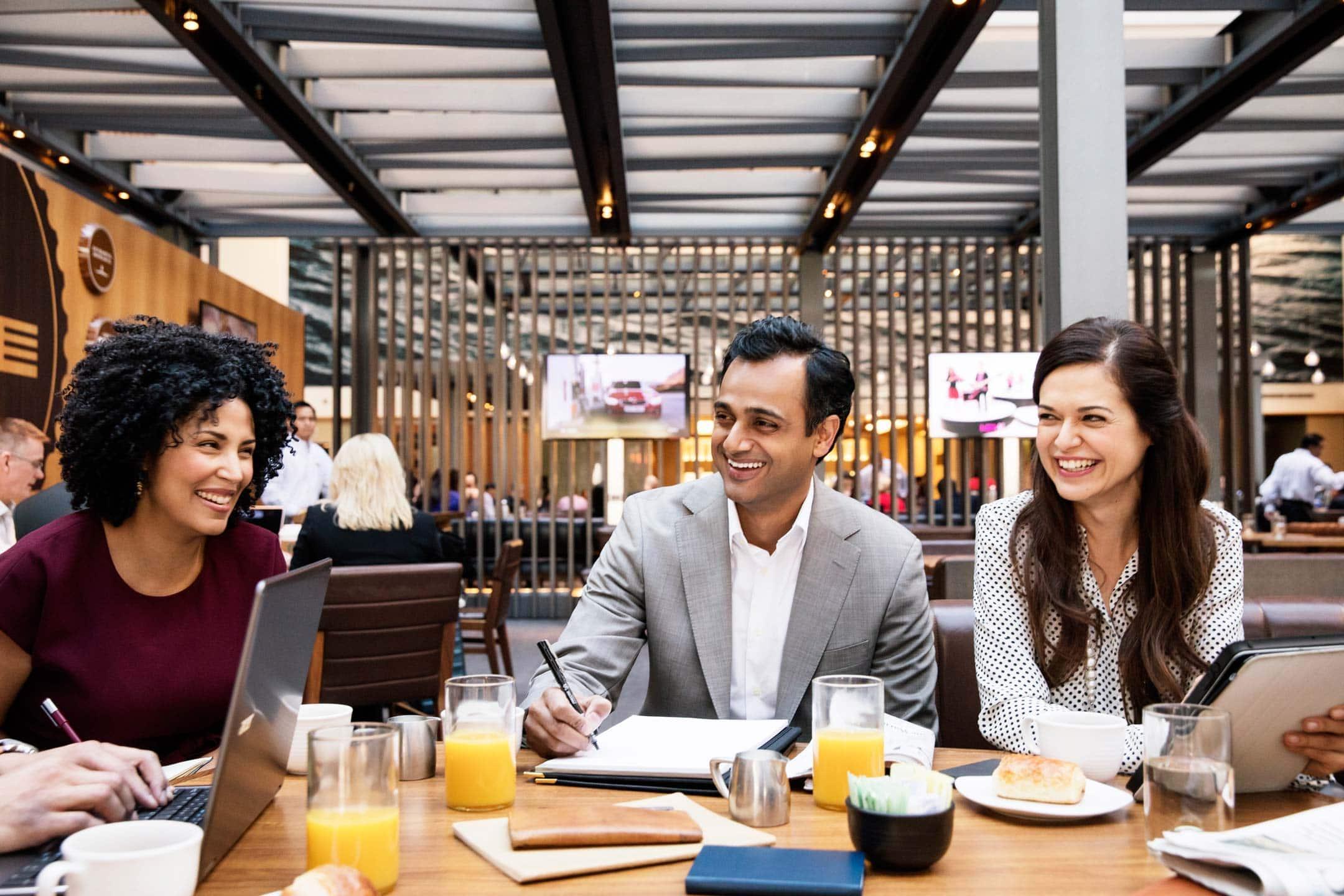 Hyatt Regency Al Kout Mall Κουβέιτ Εξωτερικό φωτογραφία A meeting at the airport